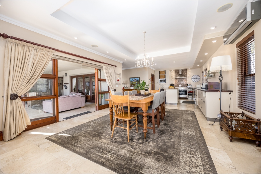 5 Bedroom Property for Sale in Klein Zevenwacht Western Cape
